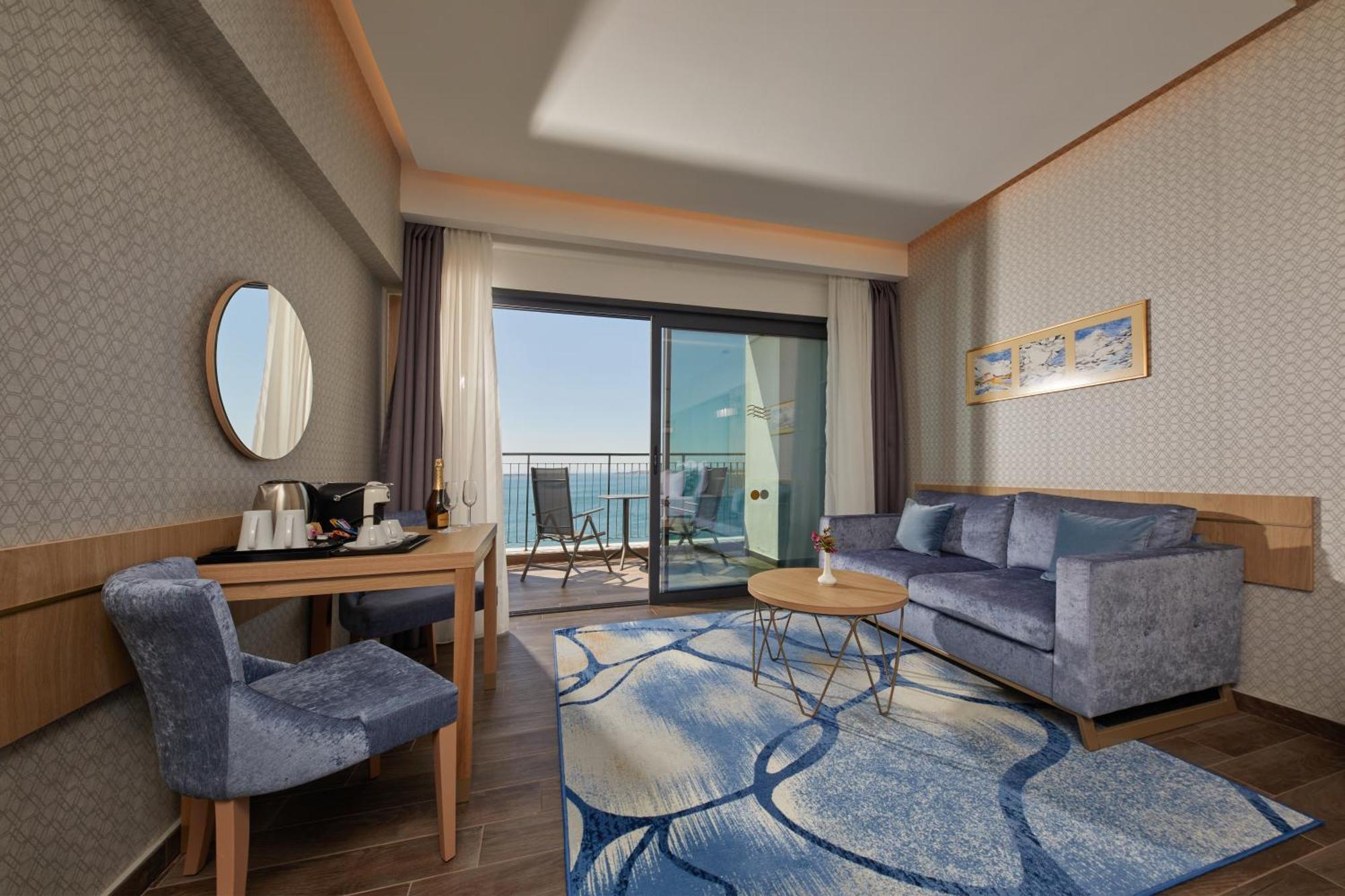 Secrets Sunny Beach Resort & Spa (Adults Only) 客房 照片 Deluxe Room
