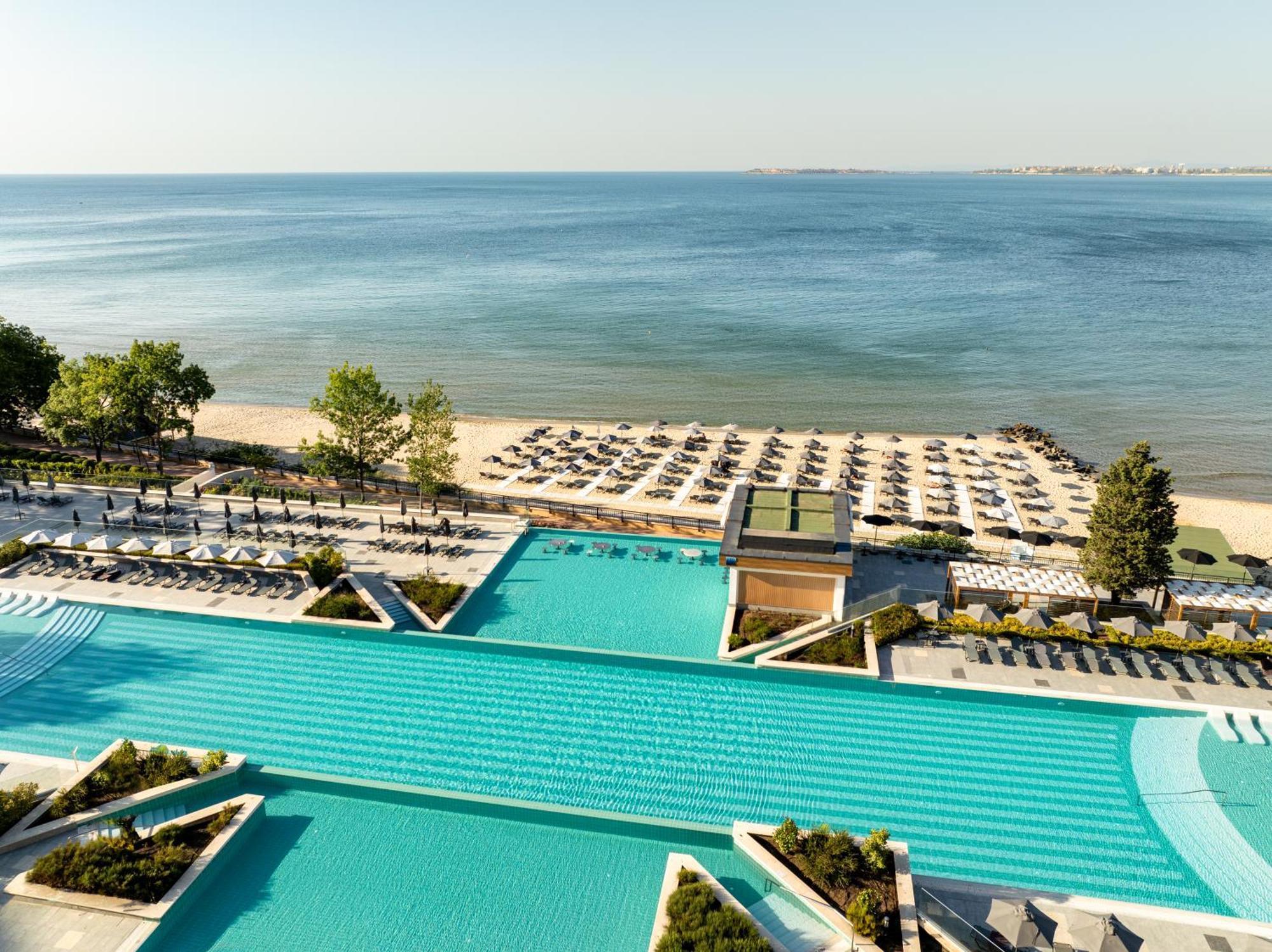 Secrets Sunny Beach Resort & Spa (Adults Only) 外观 照片 The hotel's swimming pool